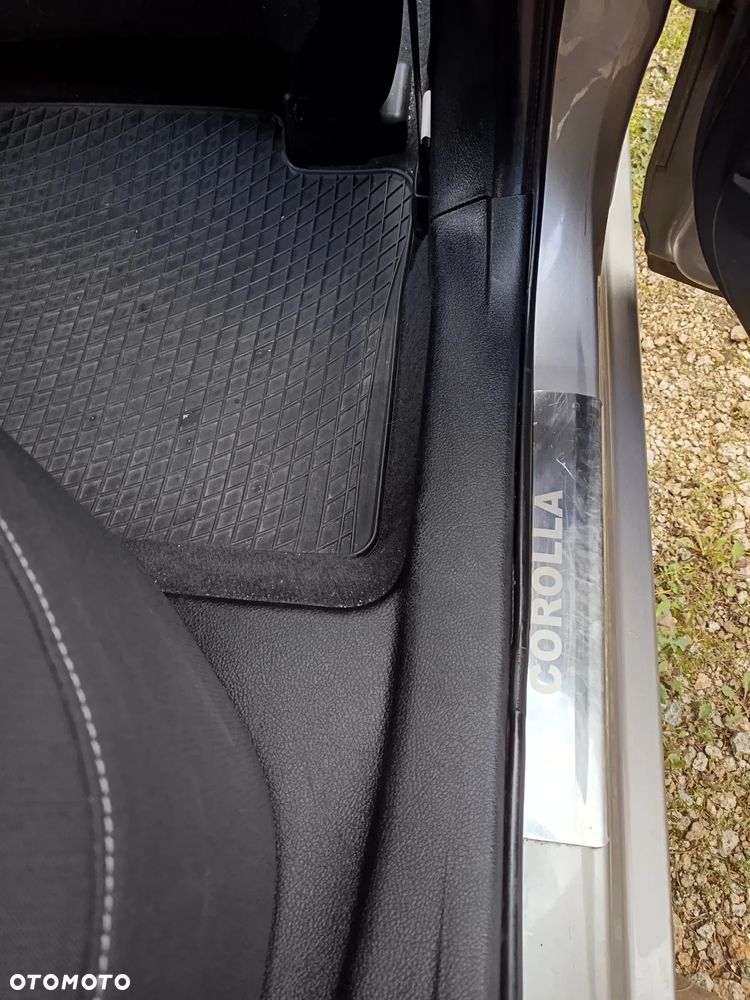 Toyota Corolla 1.4 D-4D Premium - 16