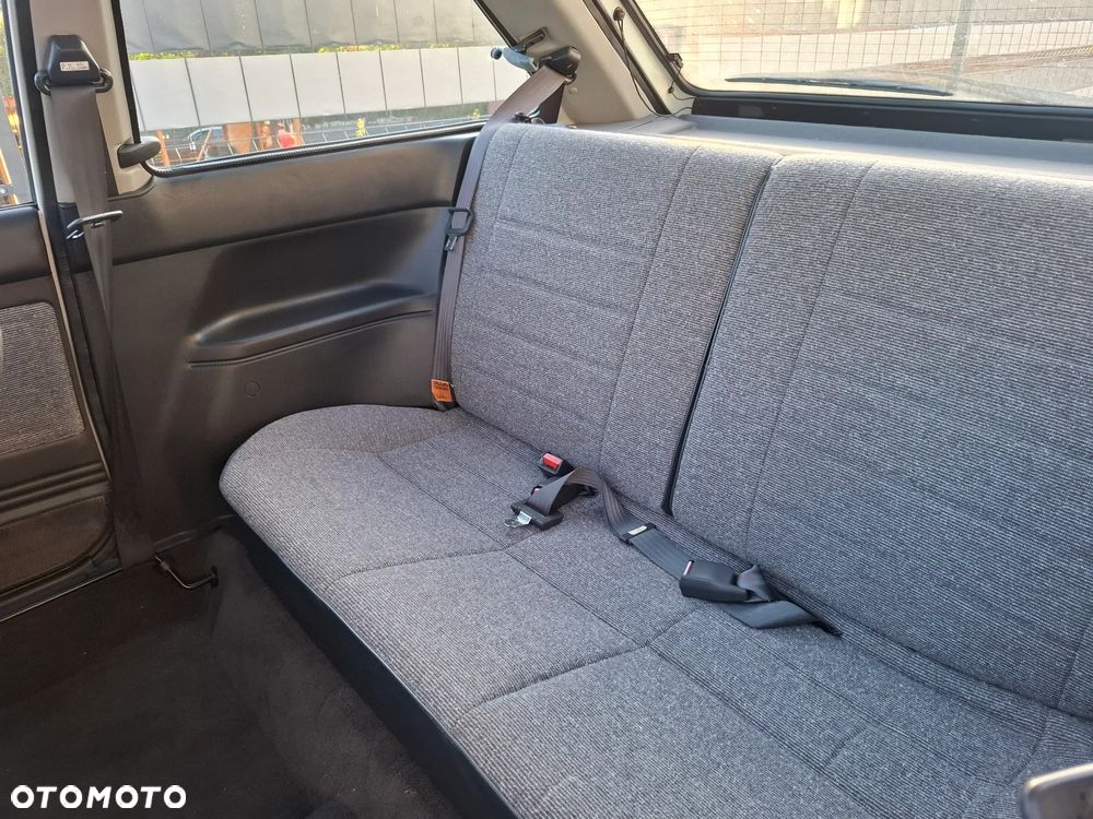 Mazda 323 - 18