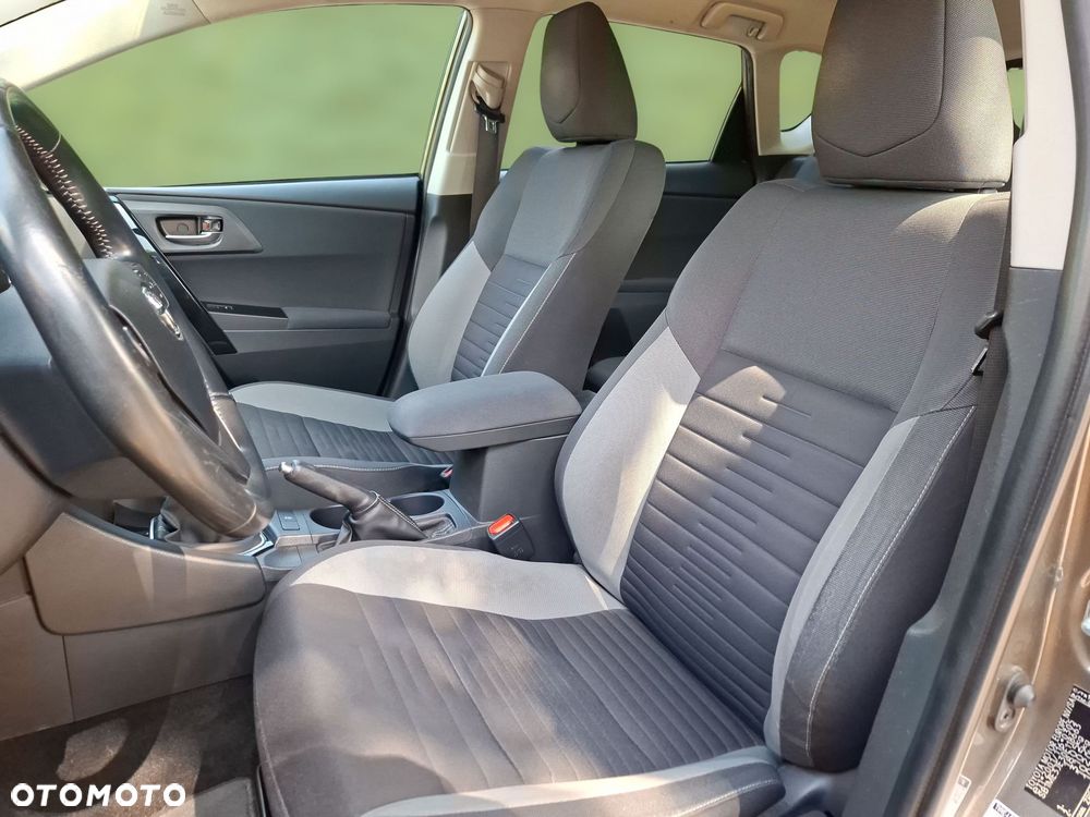 Toyota Auris - 10