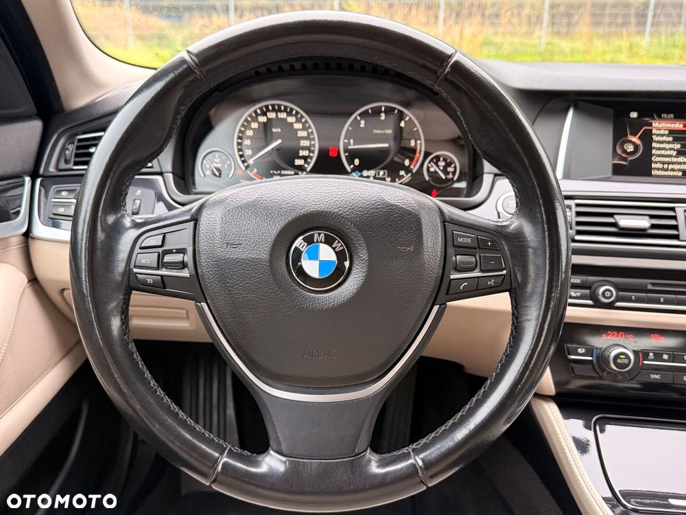 BMW Seria 5 525d xDrive - 11