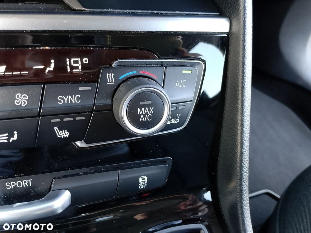 BMW Seria 2 218d Sport Line - 31