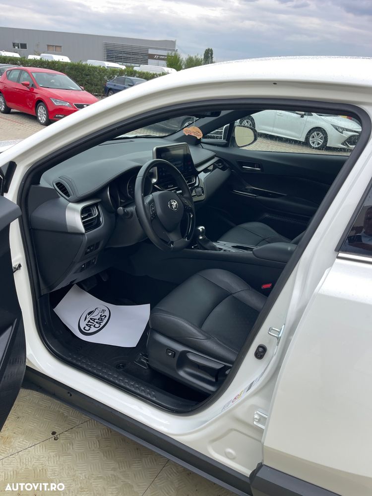 Toyota C-HR Hybrid Club - 28