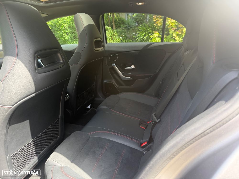 Mercedes-Benz A 250 e AMG Line - 12