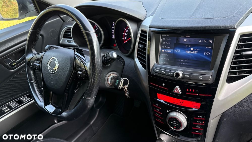 SsangYong/KGM Tivoli e-XGi 160 2WD Black+White - 25