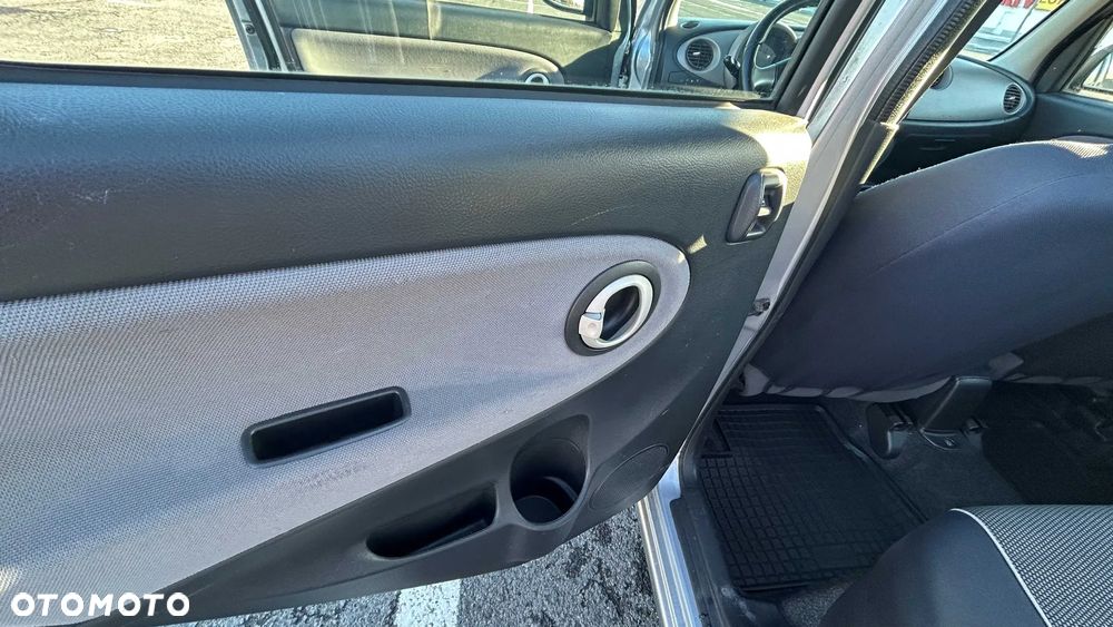 Daihatsu Trevis 1.0 - 28