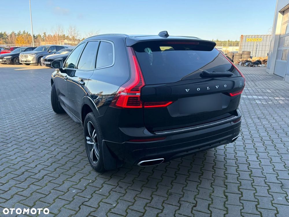 Volvo XC 60 T5 AWD R-Design - 4
