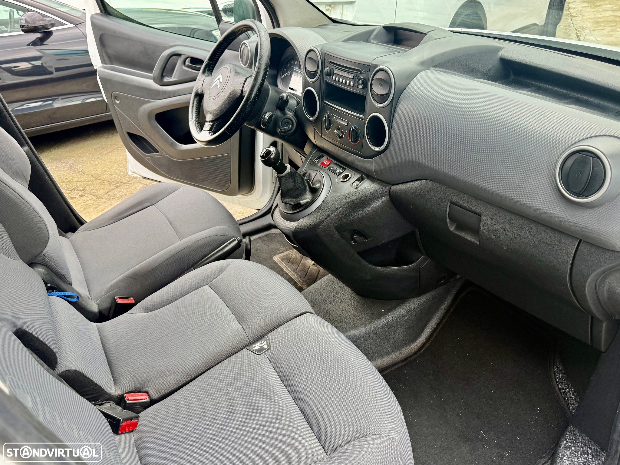 Citroën Berlingo 1.6 HDI 100 CV 3 LUGARES - 26