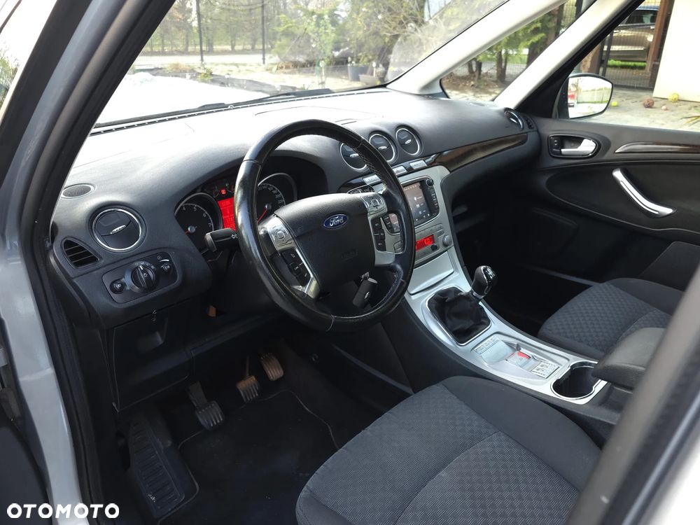 Ford Galaxy 2.0 Ghia - 9