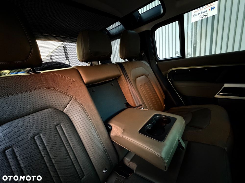 Land Rover Defender 110 D200 SE - 31