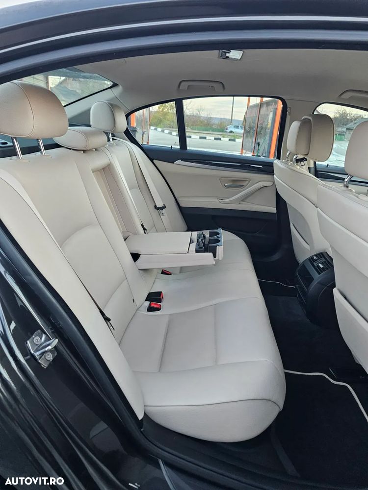 BMW Seria 5 520d Sport-Aut. - 13