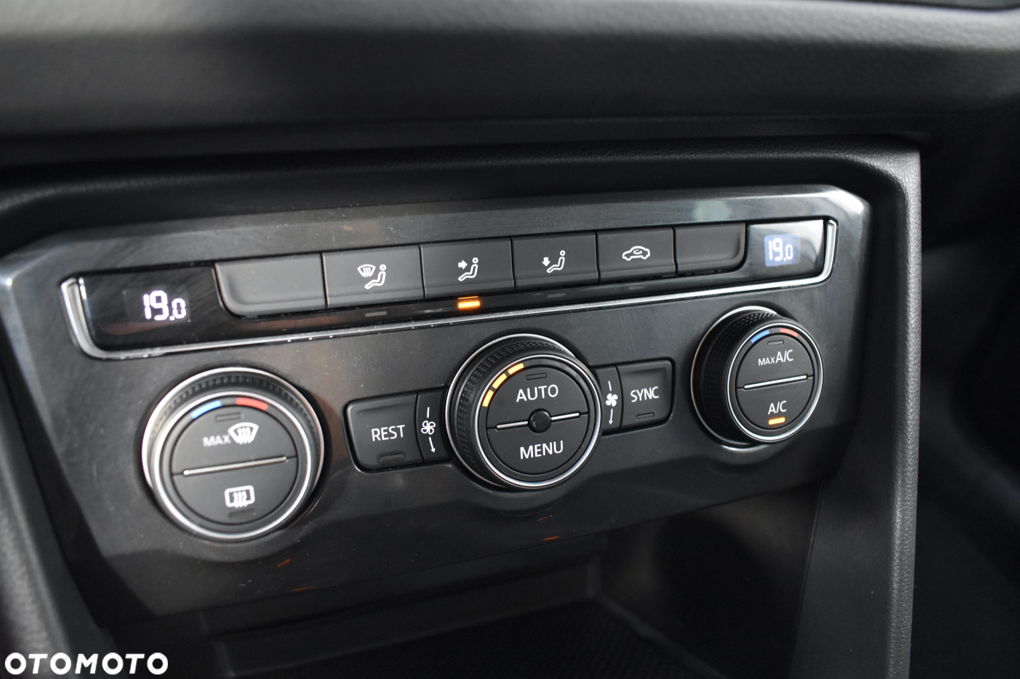 Volkswagen Tiguan 2.0 TDI SCR R-Line - 37
