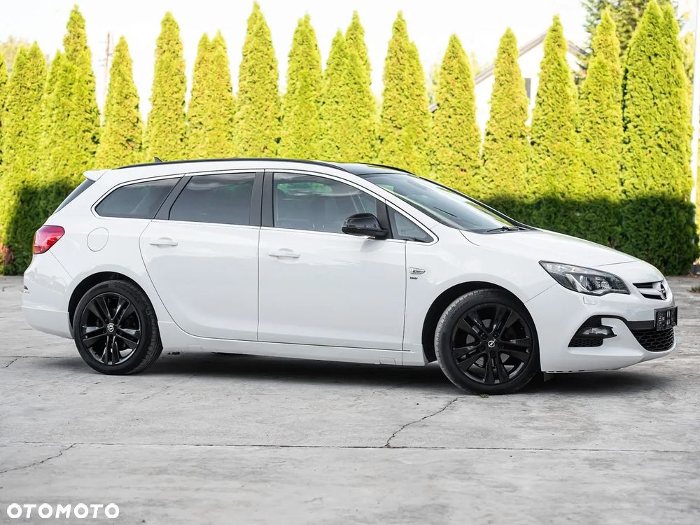Opel Astra 1.6 T SIDI Cosmo S&S - 3