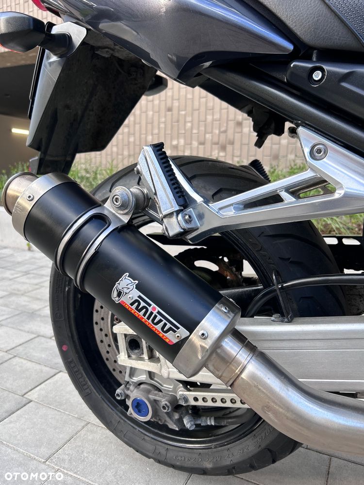 Yamaha FZS - 12