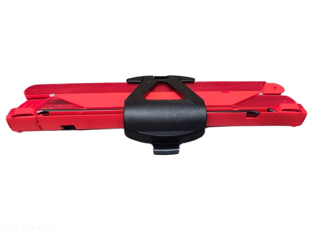 MERCEDES E KLASA W207 LIFT  TRÓJKĄT OSTRZEGAWCZY MOCOWANIE  A2048900114 - 2