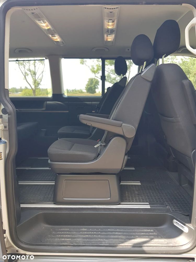 Volkswagen Multivan - 12