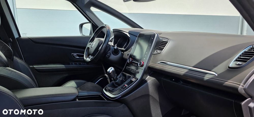Renault Scenic TCe 140 GPF BLACK EDITION - 8