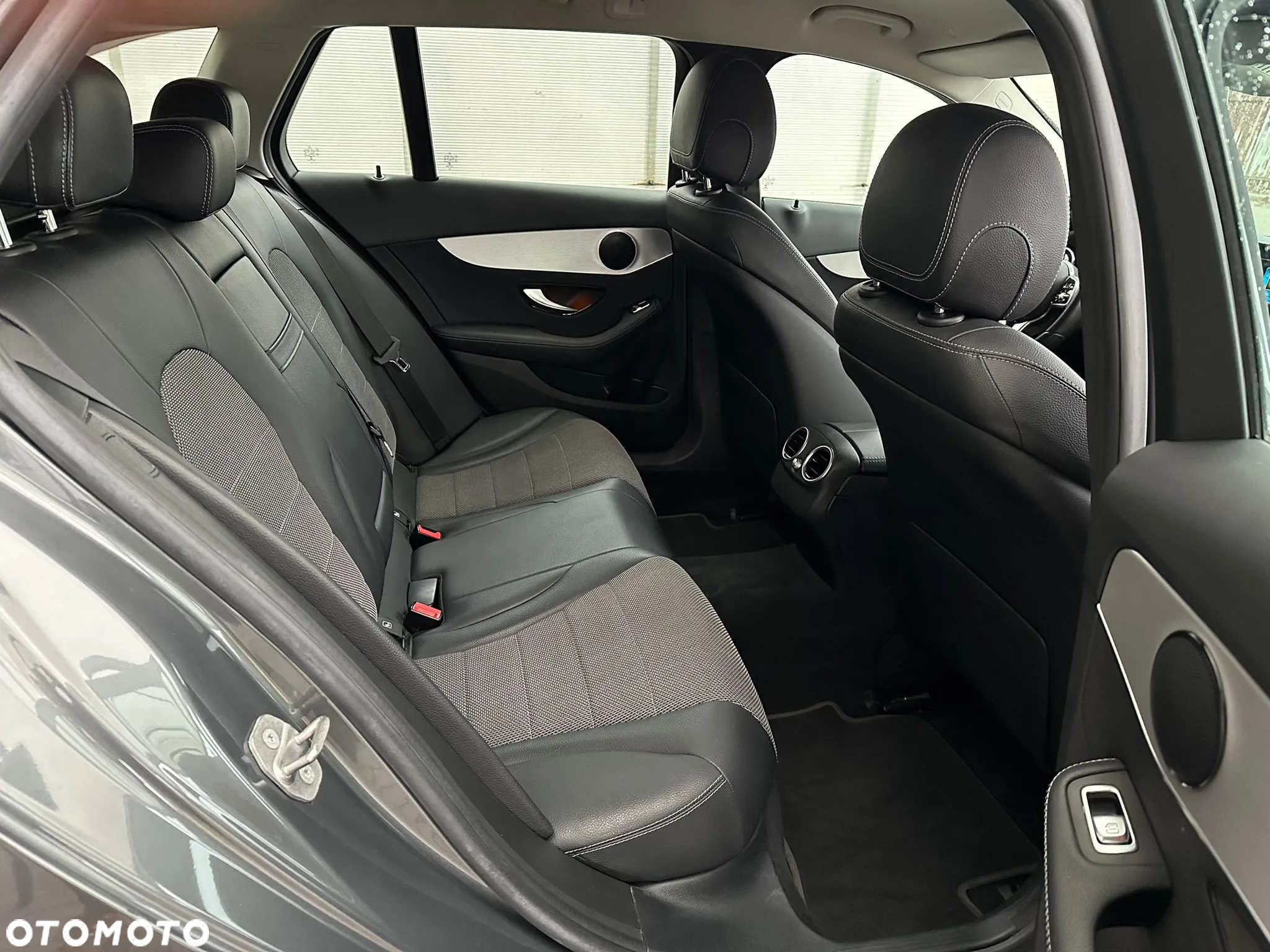 Mercedes-Benz Klasa C 180 9G-TRONIC - 21