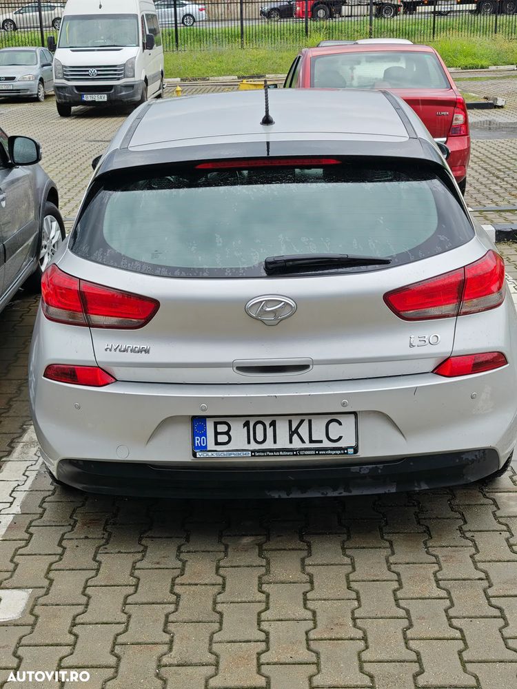 HYUNDAI i30