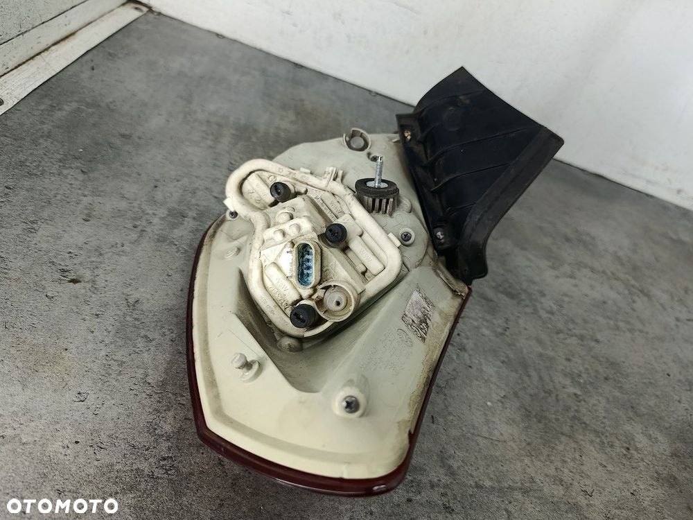 LAMPA TYLNA LEWA OPEL ASTRA J HATCHBACK - 2