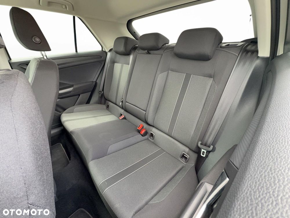 Volkswagen T-Roc - 26