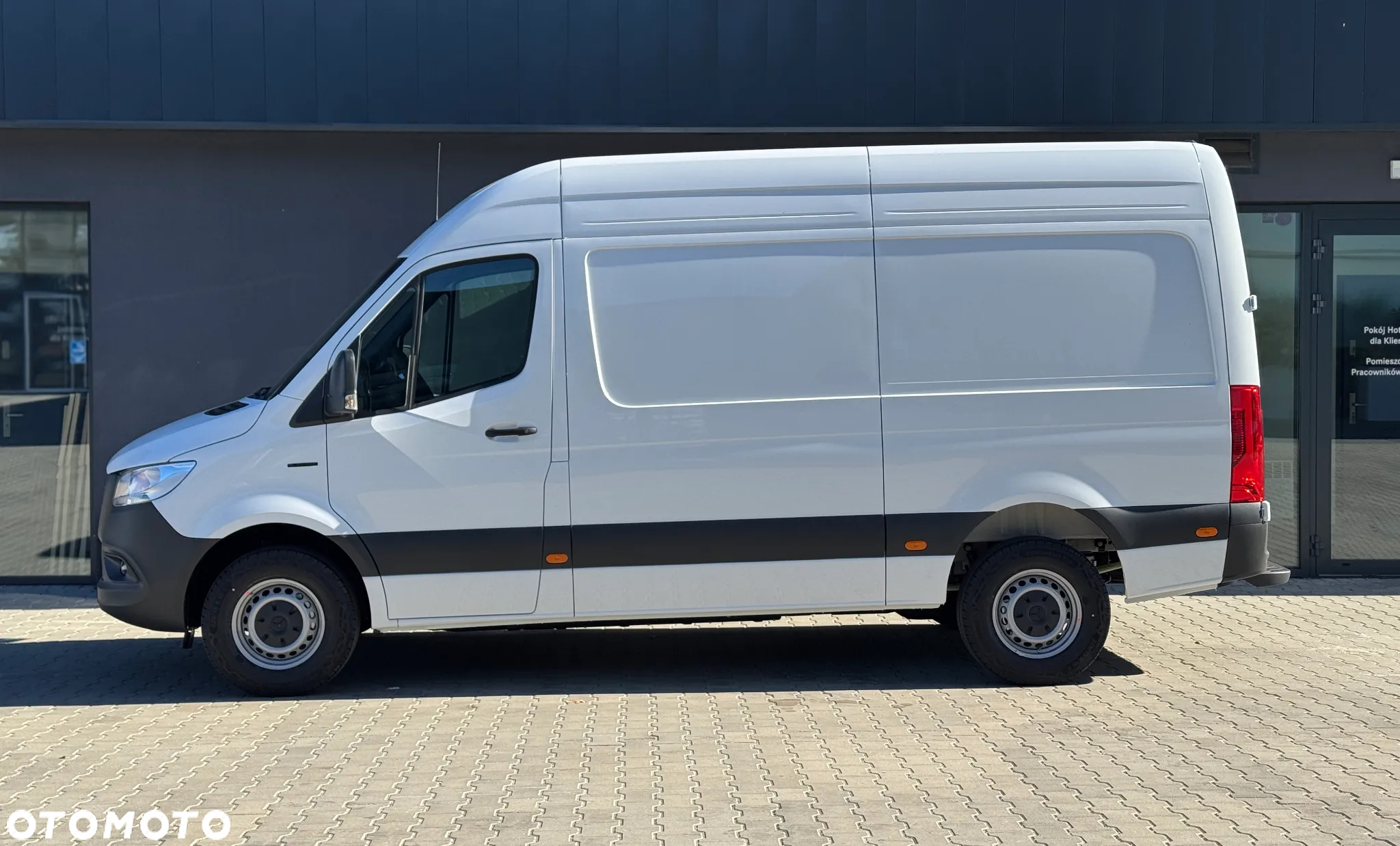 Mercedes-Benz eSprinter - 2