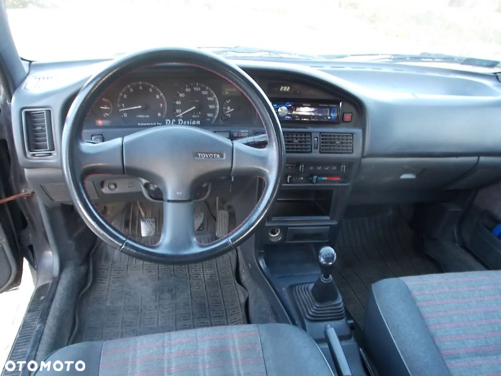 Toyota Corolla - 22