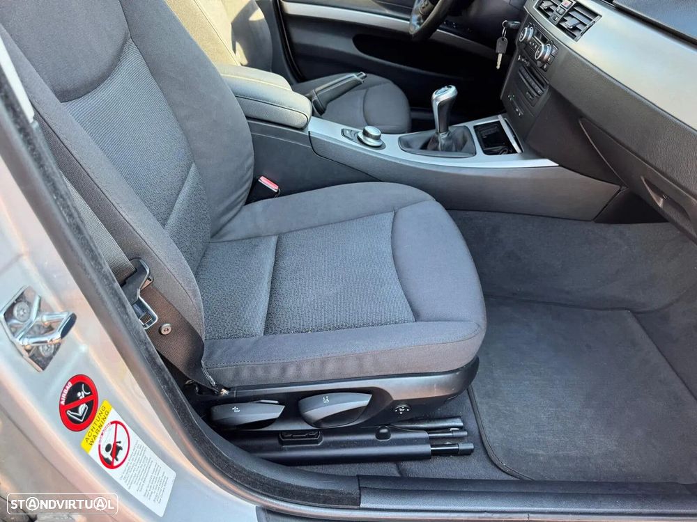 BMW 318 d Blue Performance - 22