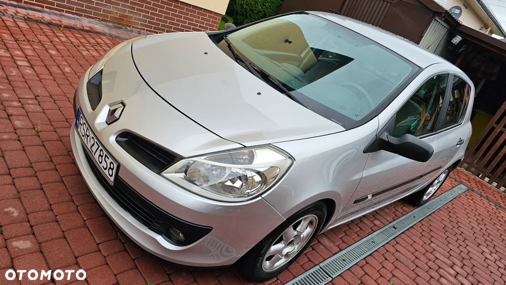 Renault Clio 1.6 Confort Privilege - 2