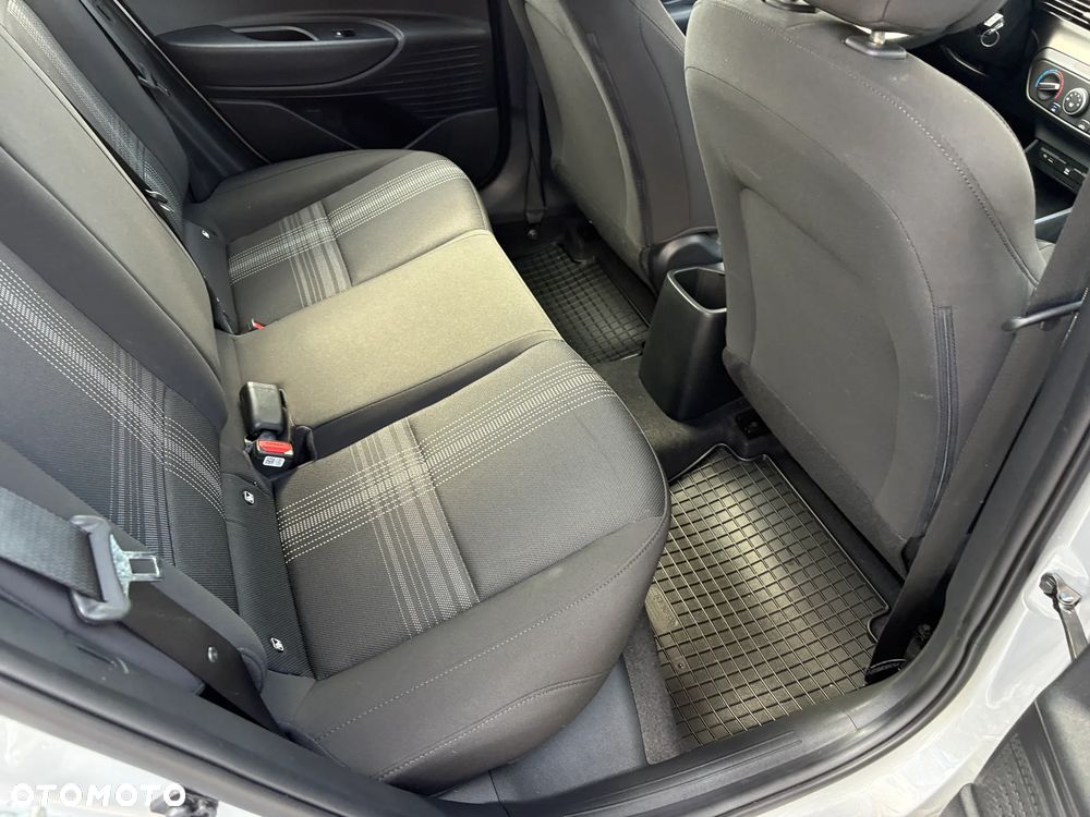 Hyundai i20 1.2 Pure - 16