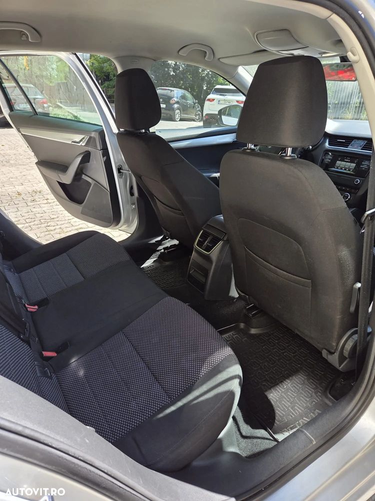 Skoda Octavia 2.0 TDI AMBITION DSG - 8
