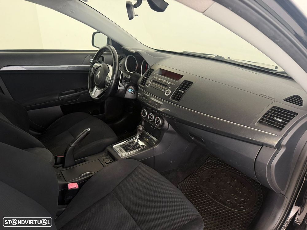 Mitsubishi Lancer - 16