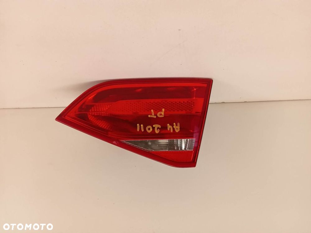 LAMPA PRAWA TYLNA TYŁ AUDI A4 B8 W KLAPĘ SEDAN - 1