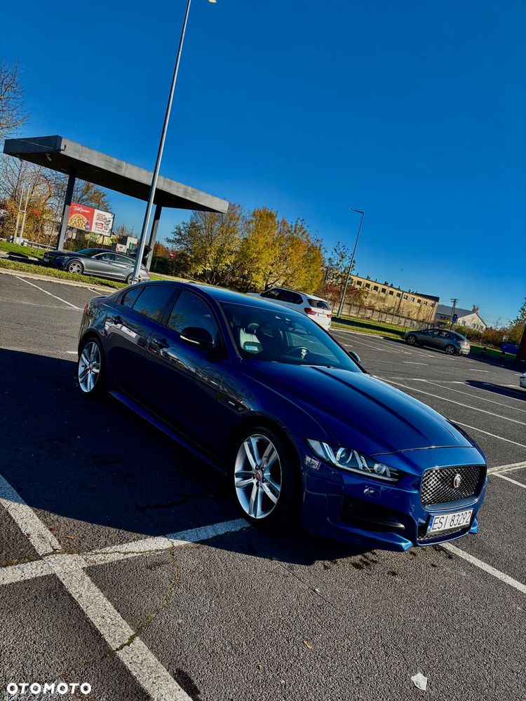 Jaguar XE 2.0 D R-Sport - 6