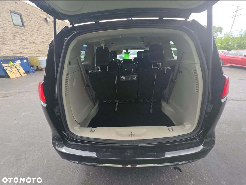 Chrysler Pacifica - 14
