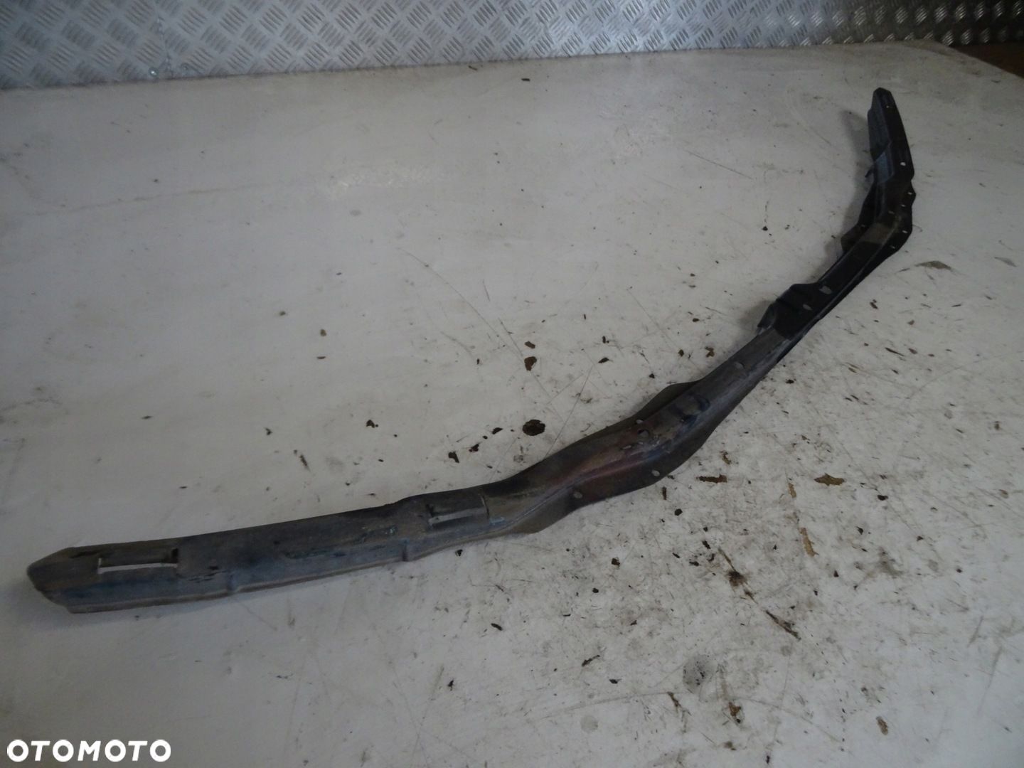 ŚLIZG POD LAMPY PRZÓD HONDA CRV I 2.0 - 1