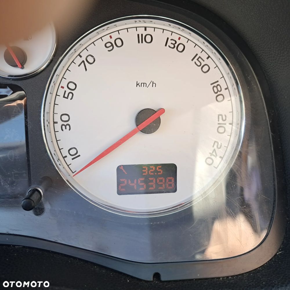 Peugeot 307 2.0 - 12