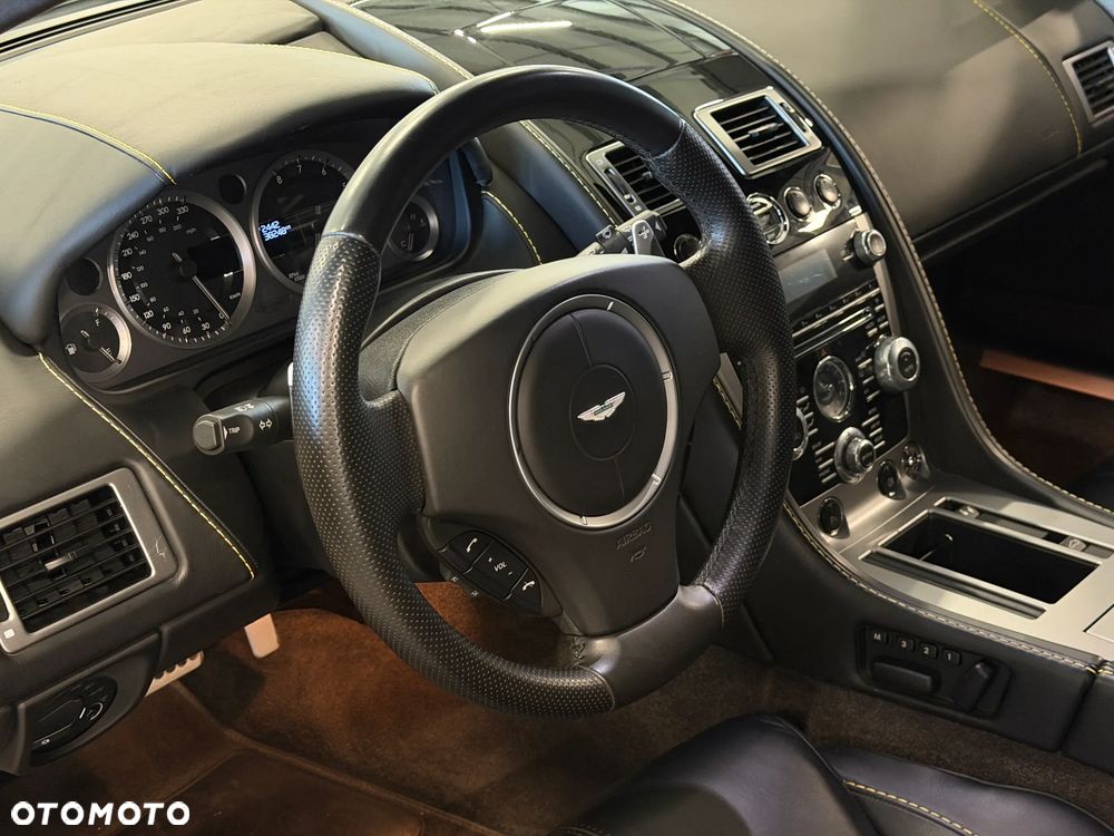 Aston Martin V8 Vantage - 23