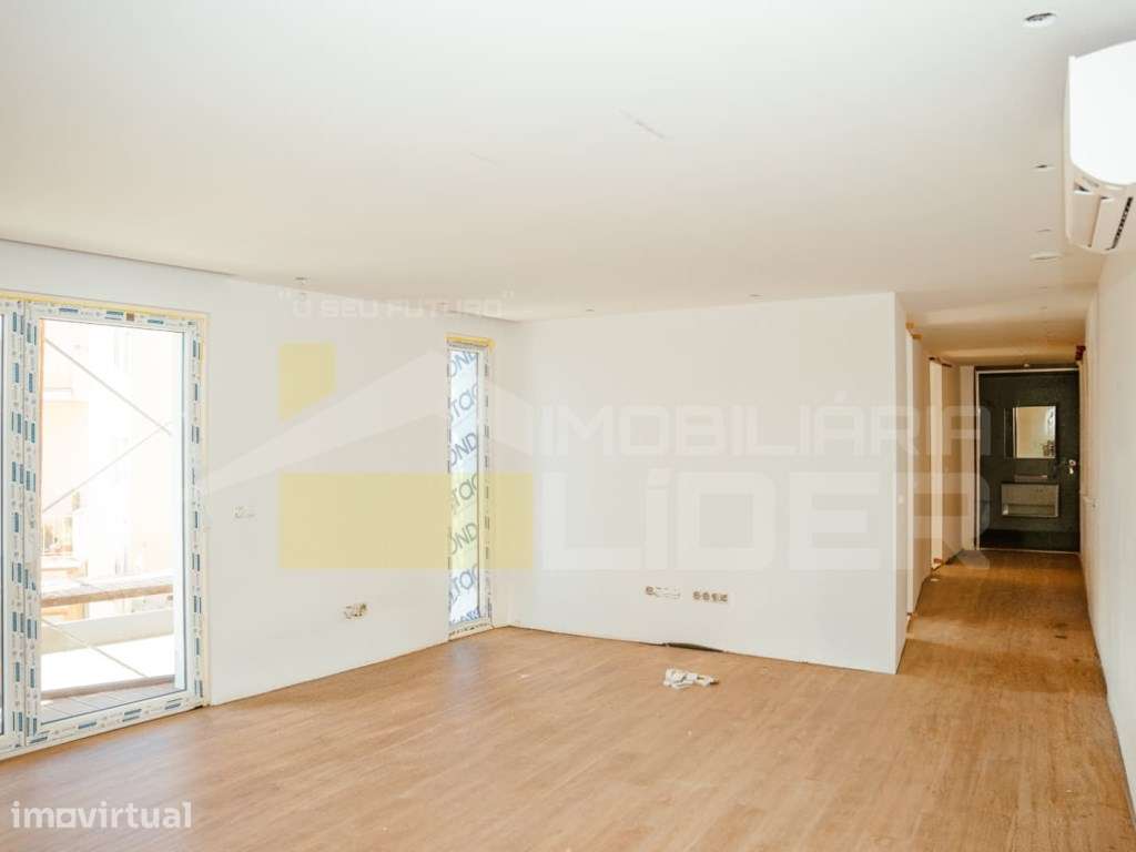 Luxuoso apartamento T3, no Centro de Lourinhã, Atalaia. - Grande imagem: 3/14