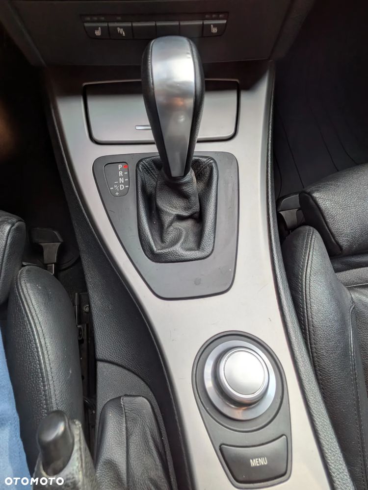 BMW Seria 3 325i - 25