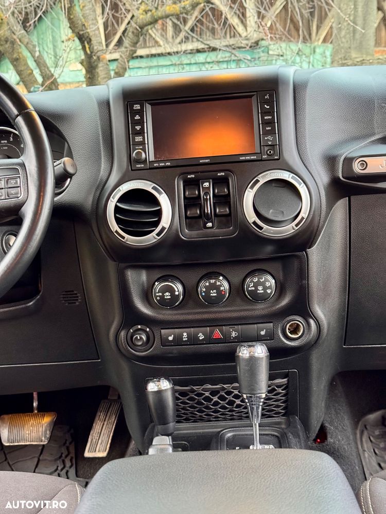 Jeep Wrangler Unlimited 2.8 CRD AT Rubicon - 8