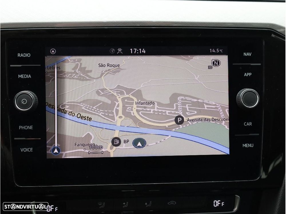 VW Passat Variant 1.6 TDI Business DSG - 16