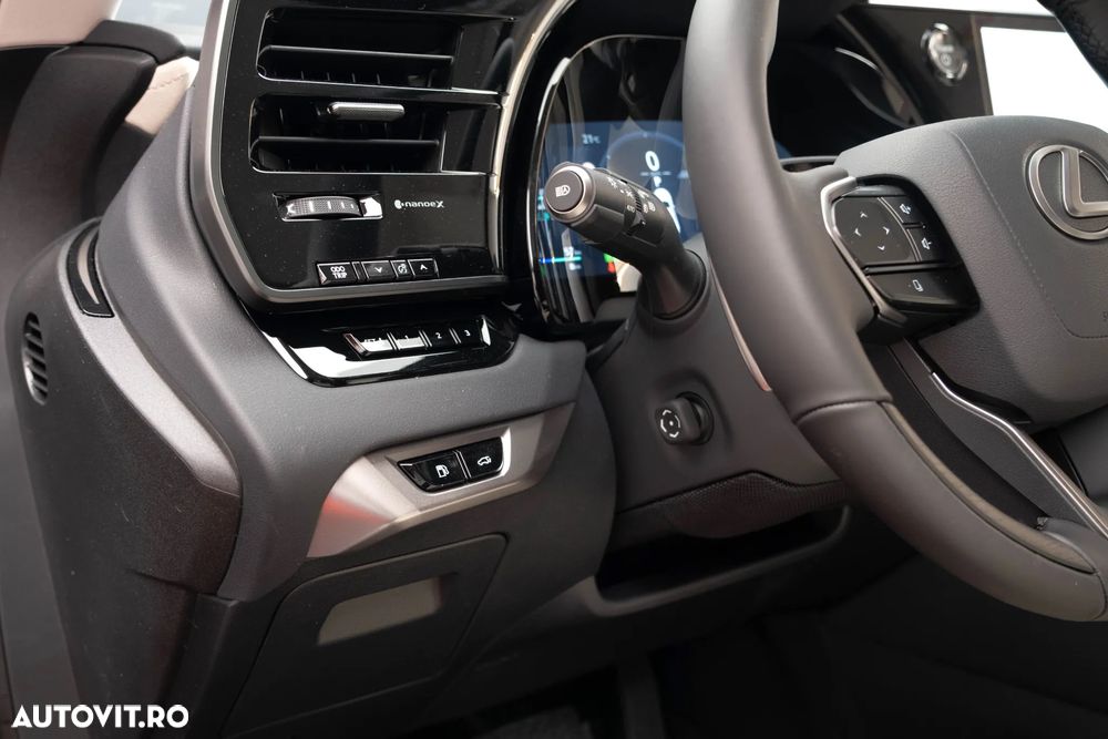 Lexus Seria RX 450h+ (Plug-in-Hybrid) Luxury Line - 13