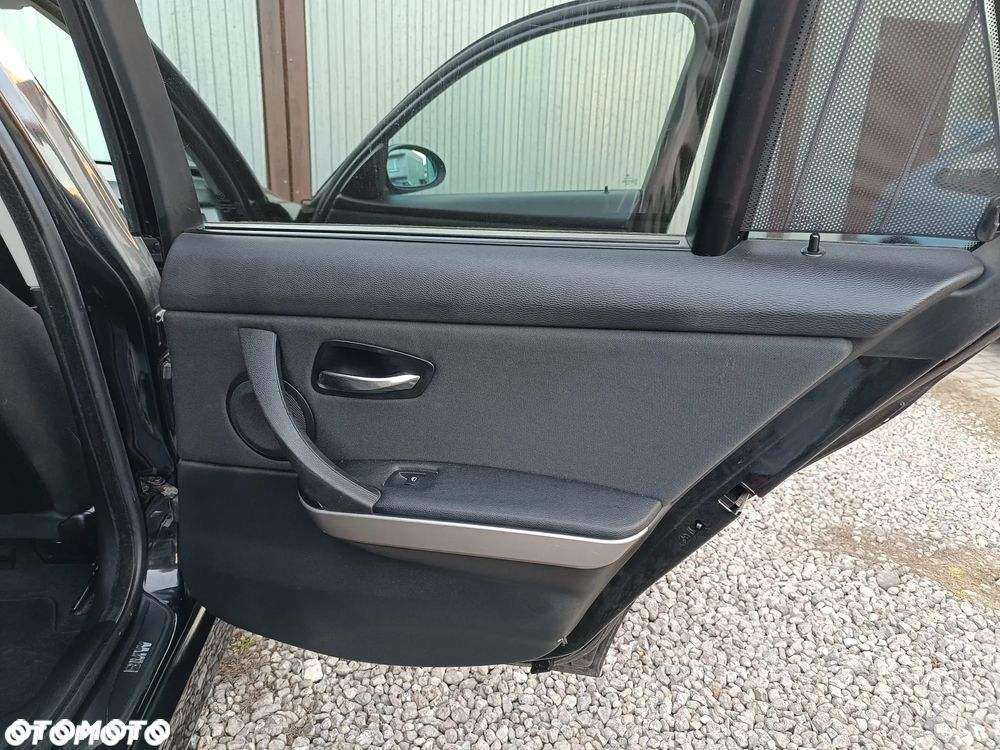 BMW Seria 3 320i Edition Exclusive - 30