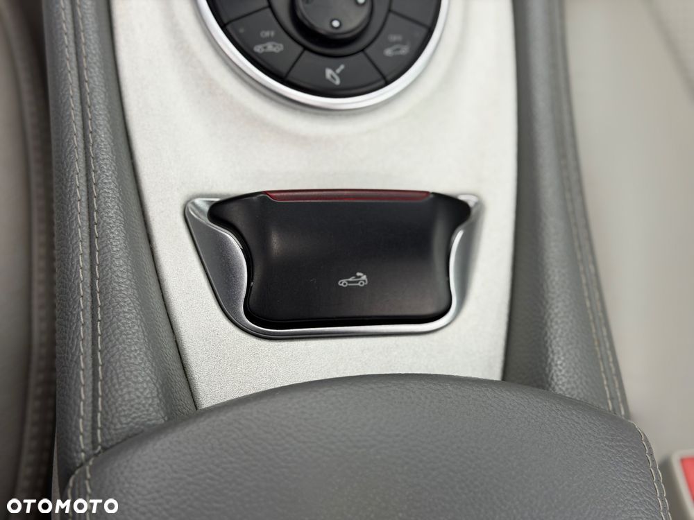 Mercedes-Benz SL 55 AMG - 17