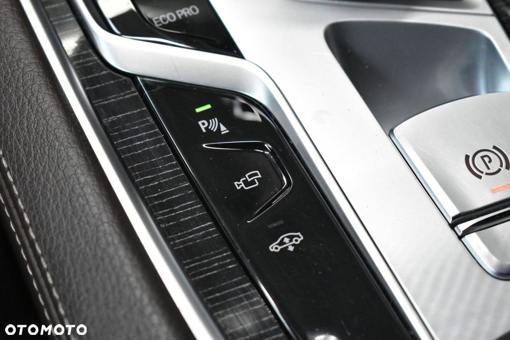 BMW Seria 7 - 25