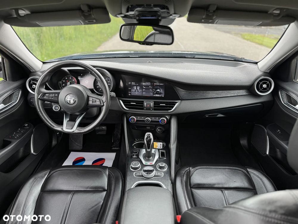 Alfa Romeo Giulia 2.0 Turbo Veloce - 32