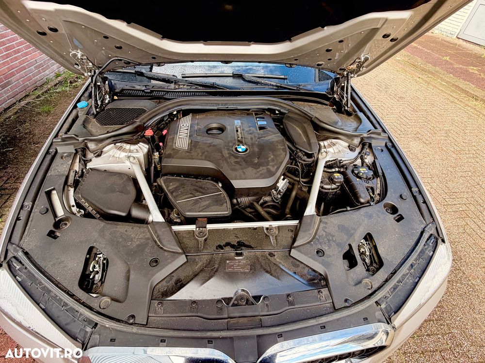 BMW Seria 5 520i AT - 21