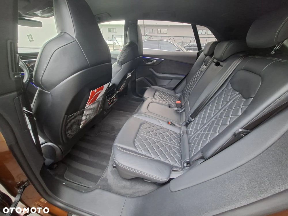 Audi Q8 - 8