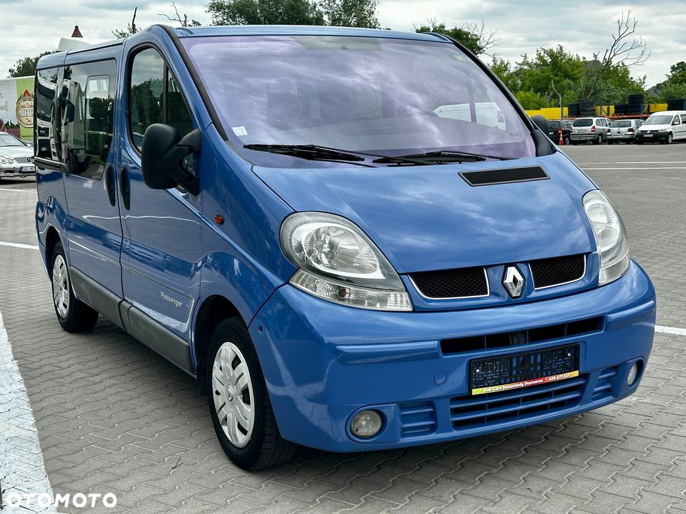 Renault Trafic Passenger - 2