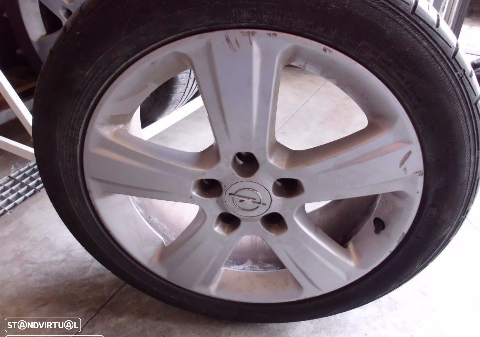 Conjunto de Pneus e Jante Opel - 215/50/R17 - 2